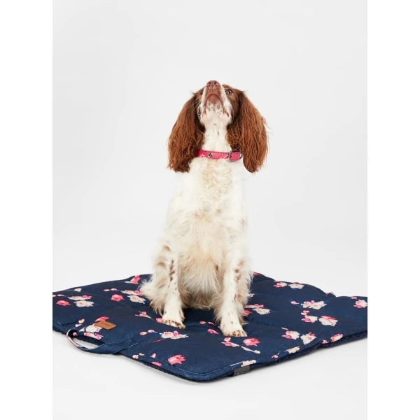Joules Floral Travel Blanket 11 Joules Floral Travel Blanket - Image 9