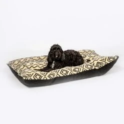 Danish Design Sherpa Fleece Neutral Geometric Deep Duvet Black/Cream Adult Dog Bed -KONG || Danish Design || Tropiclean Shop I9682319 en 05