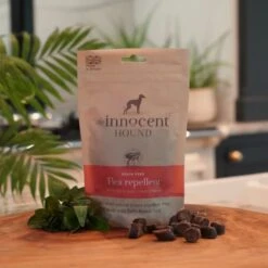 The Innocent Hound Adult Flea Repellent Dry Dog Treat - Neem & Lemon -KONG || Danish Design || Tropiclean Shop I9685310 en 04